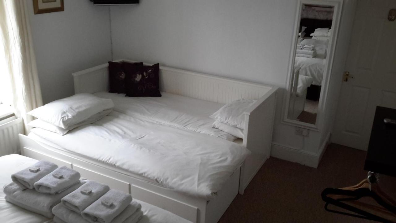 The School House Bed & Breakfast Warrington  Exterior photo